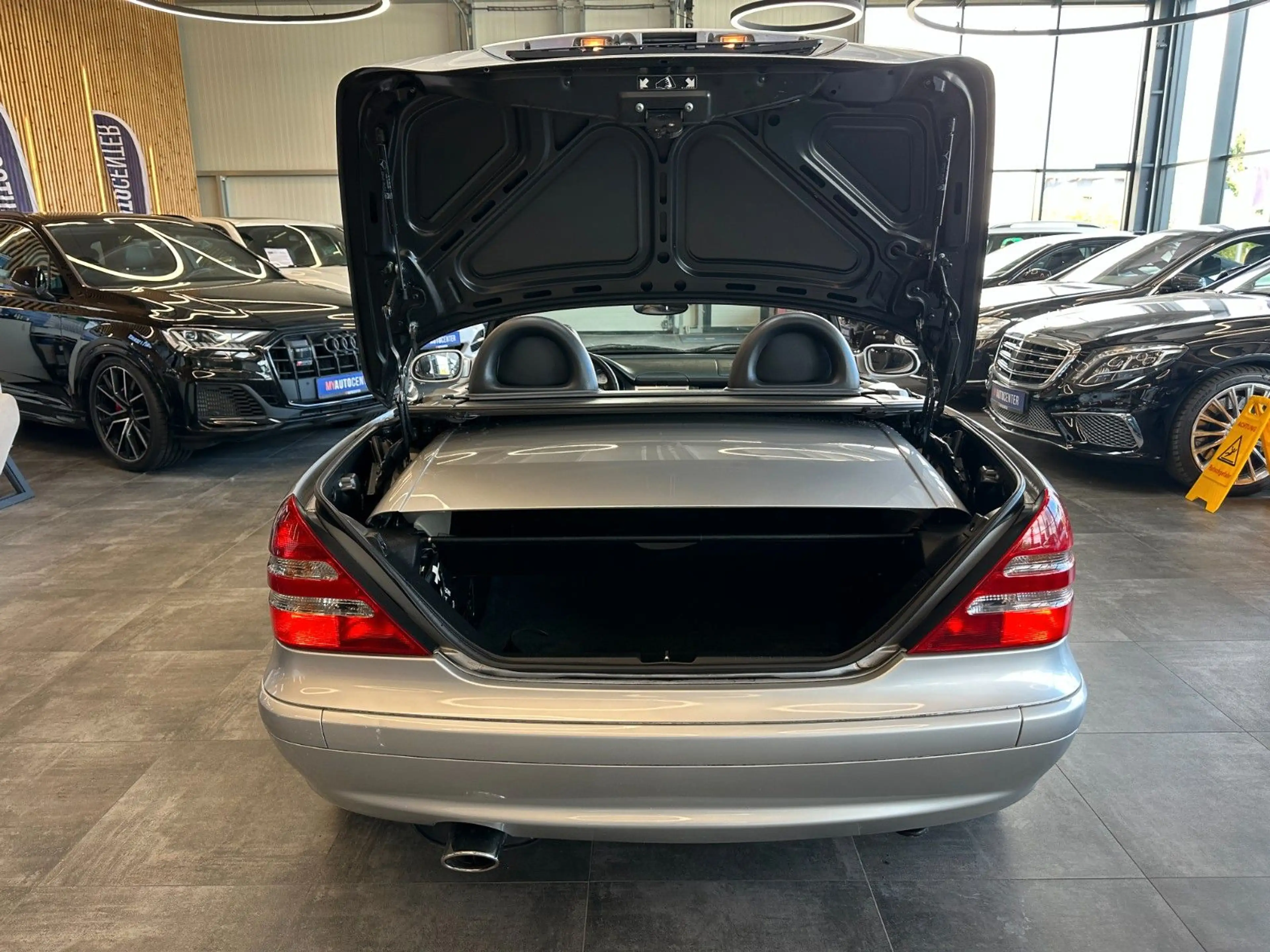Mercedes-Benz SLK 230 Kompressor ""1.HAND*KLIMA*LEDER*SZHZ* — photo 5