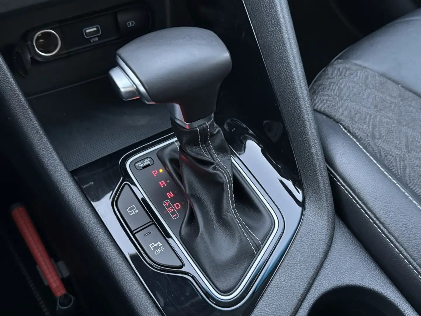 Kia Niro 1.6 GDi Hybrid DynamicLine / Trekhaak / Clima / Na Noir - 2