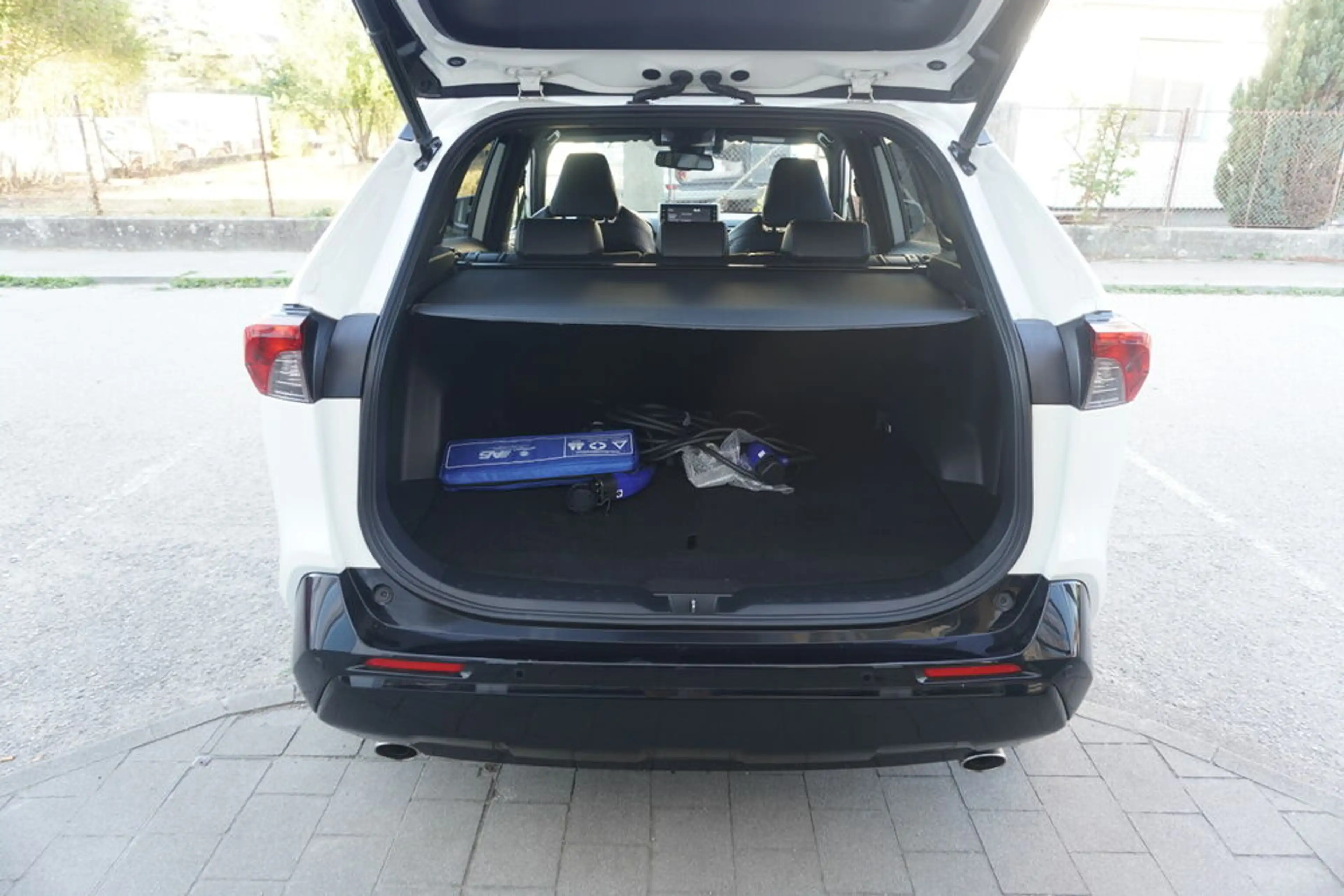 Suzuki Across 2.5 Plug-in Hybrid Flash E-Four — photo 4