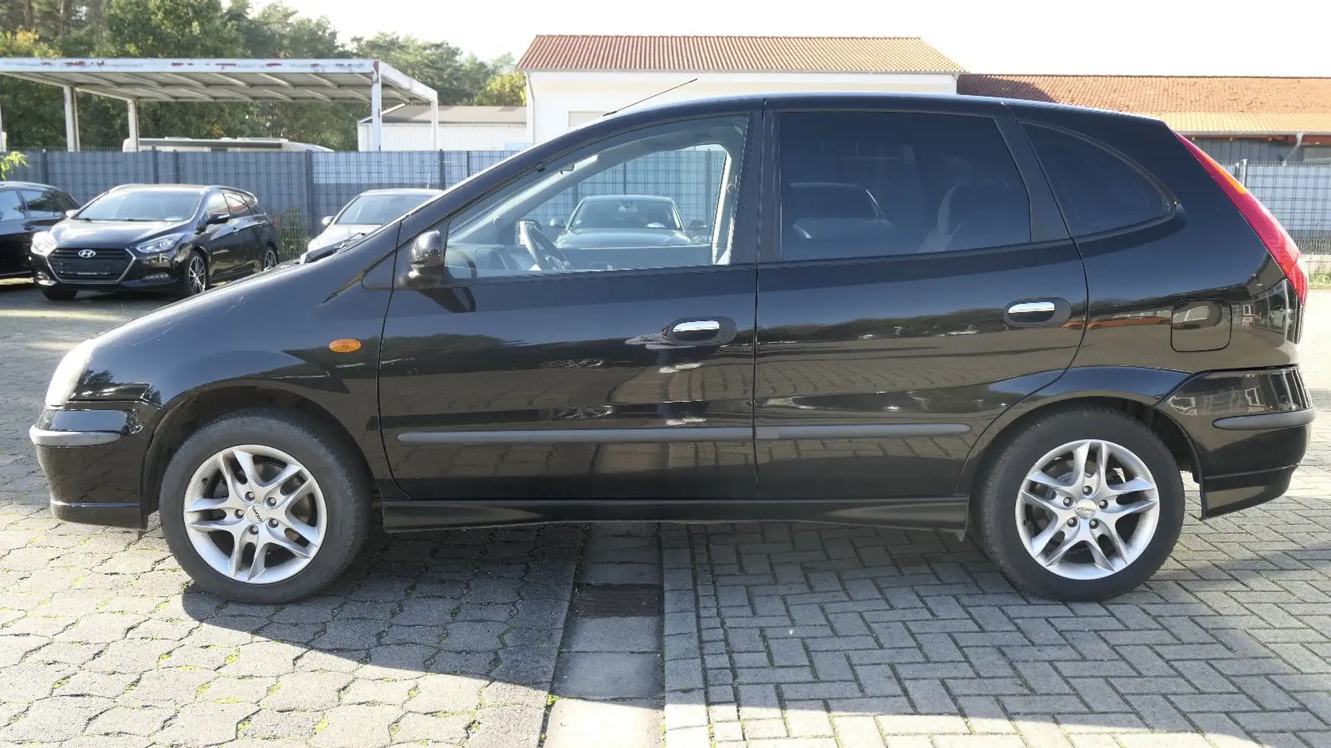 Nissan Almera Tino Acenta AHK/Alufelgen/SHZ Schwarz - 2