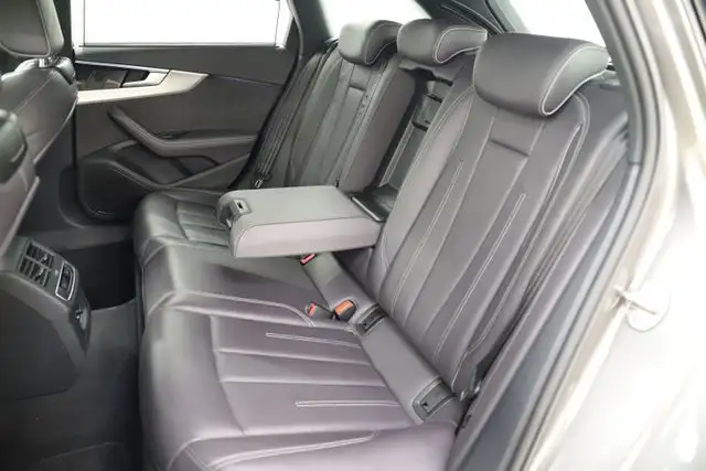 Audi A4 view 11