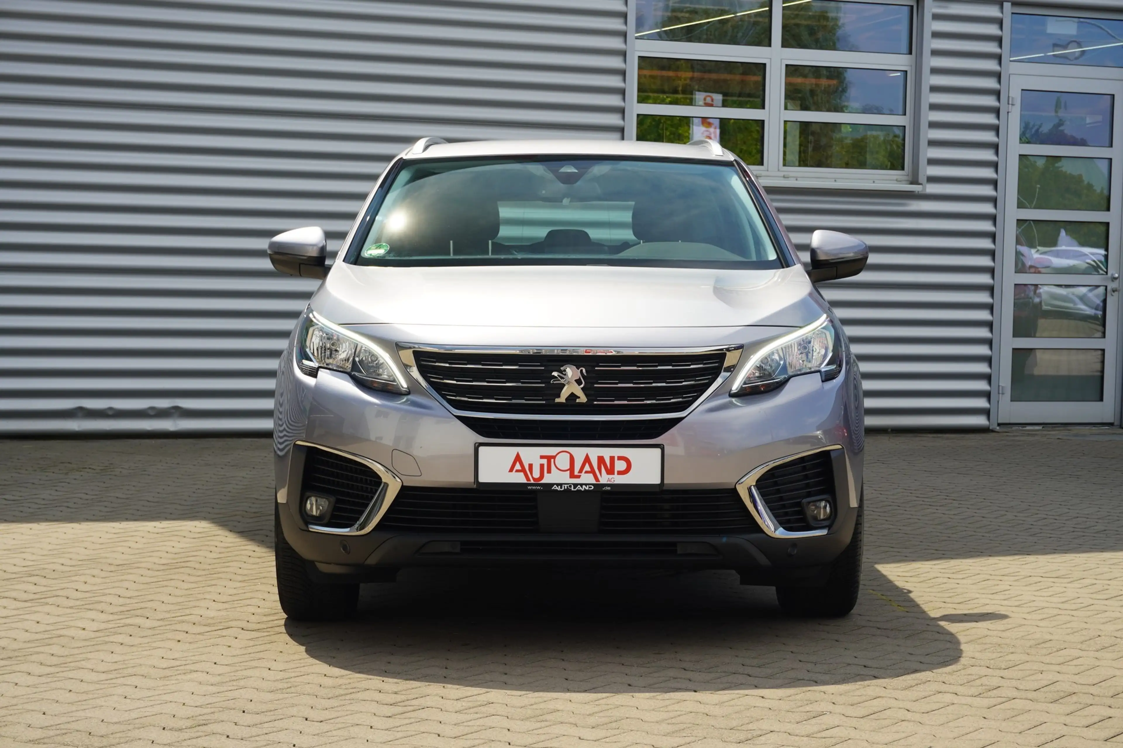 Peugeot 5008 1.2 12V e-THP Allure Aut. LED AHK Teilleder — photo 2