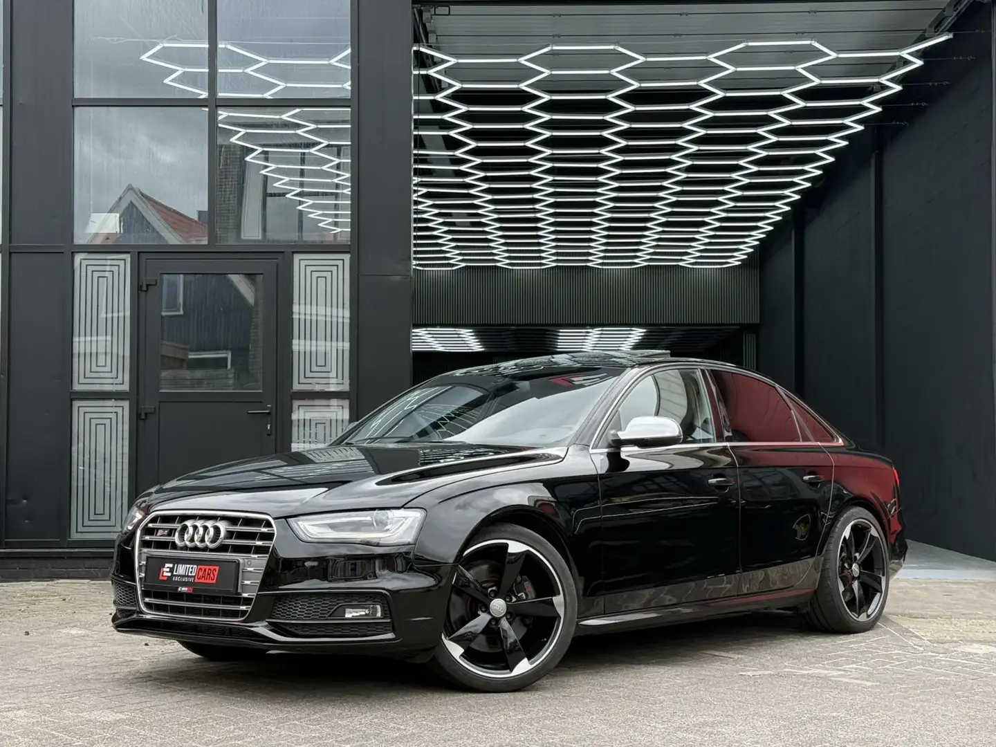 Audi S4 3.0 TFSI quattro | MTM 430PK |PANO | B&O | Zwart - 1