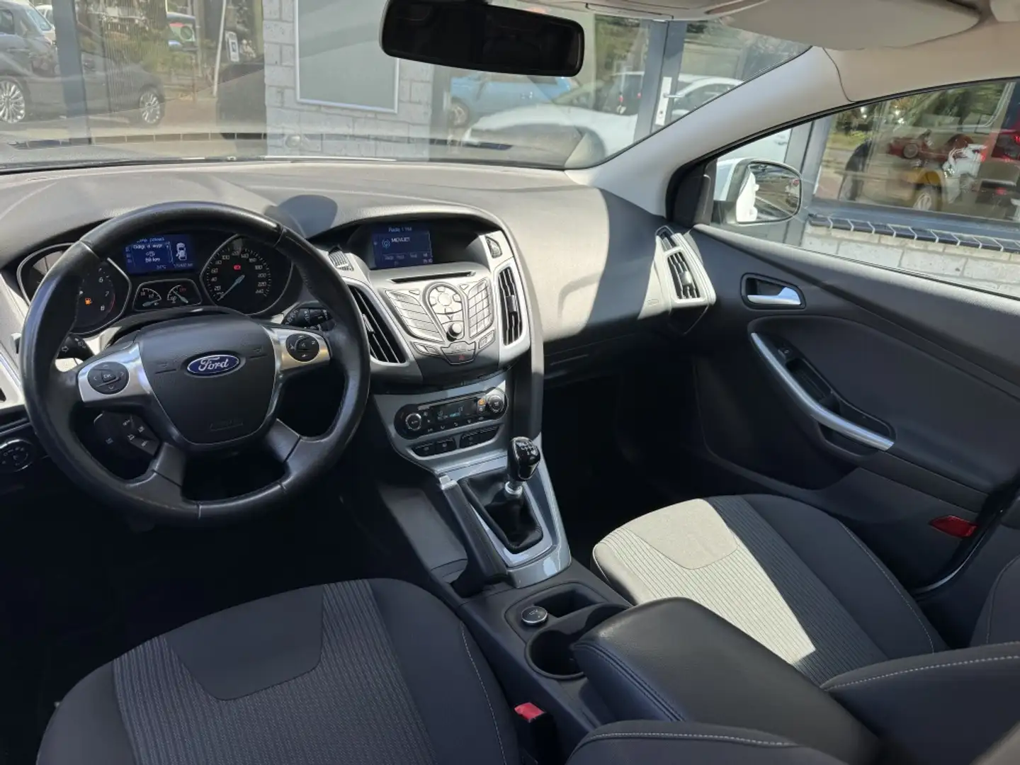 Ford Focus 1.0 EcoB. Titanium Nieuwe motor Nieuwe apk Wit - 2