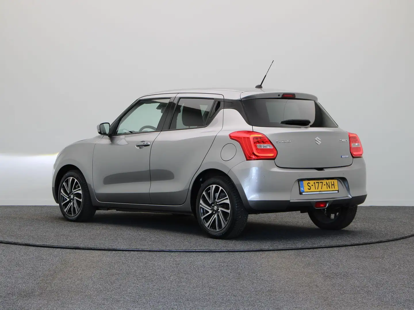 Suzuki Swift 1.2 Style Smart Hybrid | Apple Carplay & Android A Gris - 2