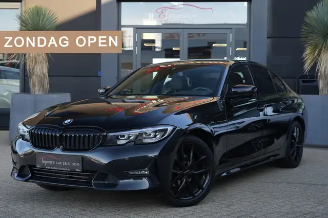 BMW 320 3-serie 320i High Executive | 184 PK | Leder | Nav