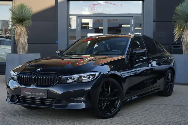 BMW 320 3-serie 320i High Executive | 184 PK | Leder | Nav