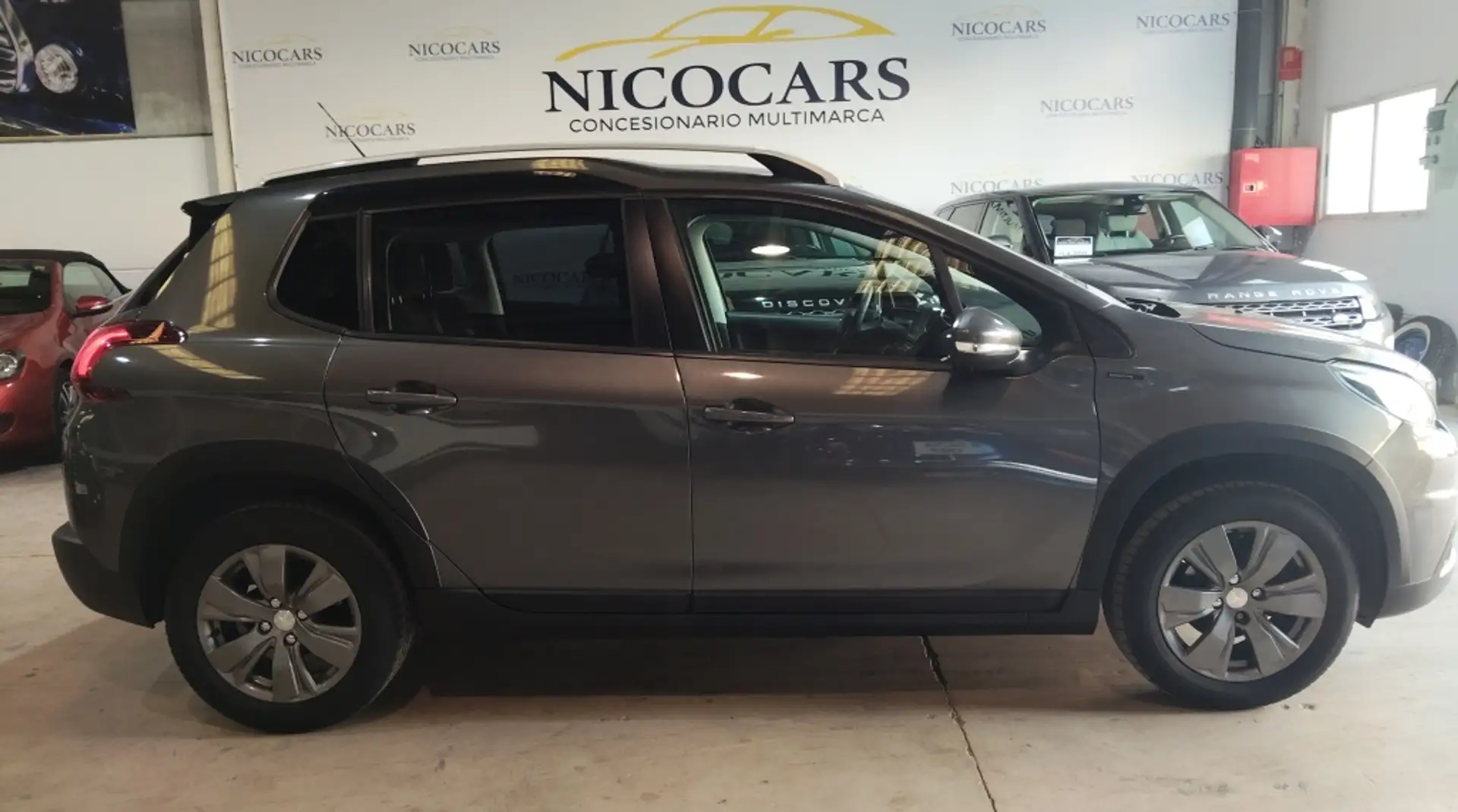 Peugeot 2008 1.2 PureTech S&S Signature 82 Gris - 1