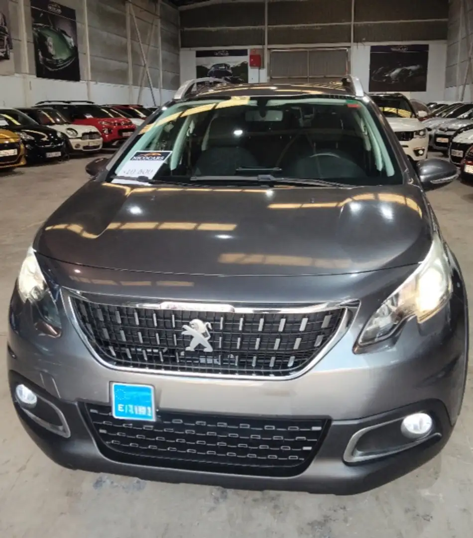 Peugeot 2008 1.2 PureTech S&S Signature 82 Gris - 2