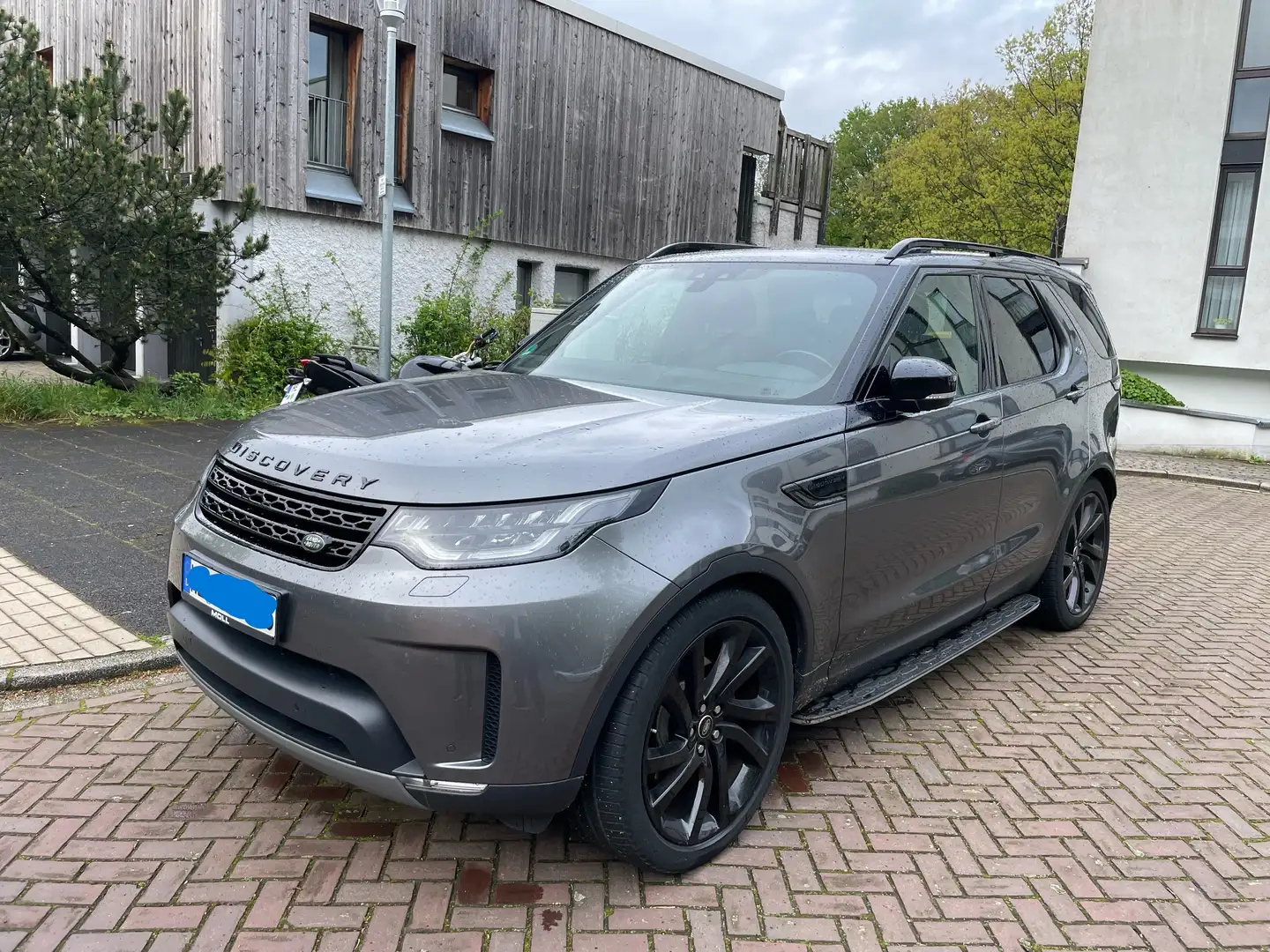 Land Rover Discovery Discovery V HSE 7-SITZER TD6 3.0 BLACK PACK PANO Grau - 2