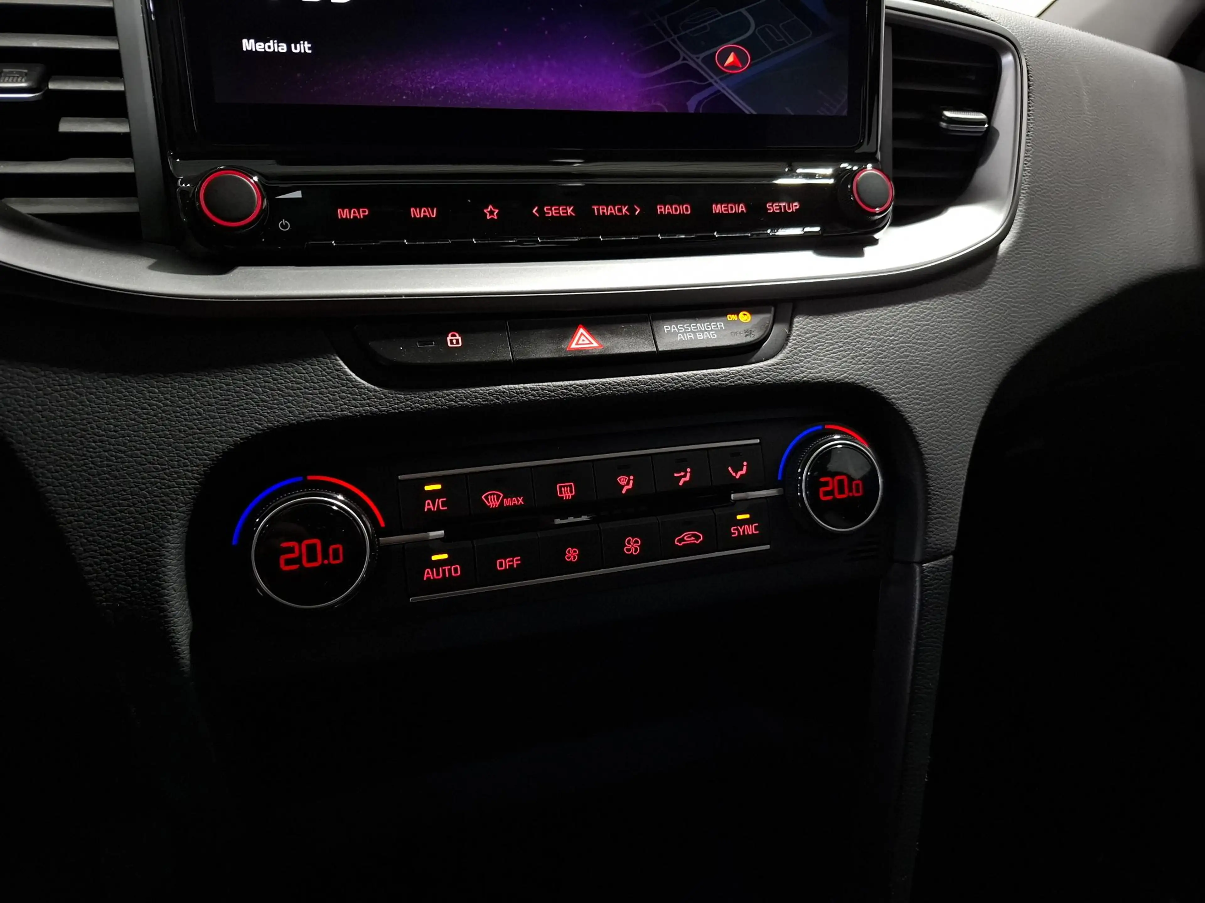 Kia Ceed SW / cee'd SW Sportswagon 1.5 T-GDi DynamicLine Trekhaak, Apple — photo 15