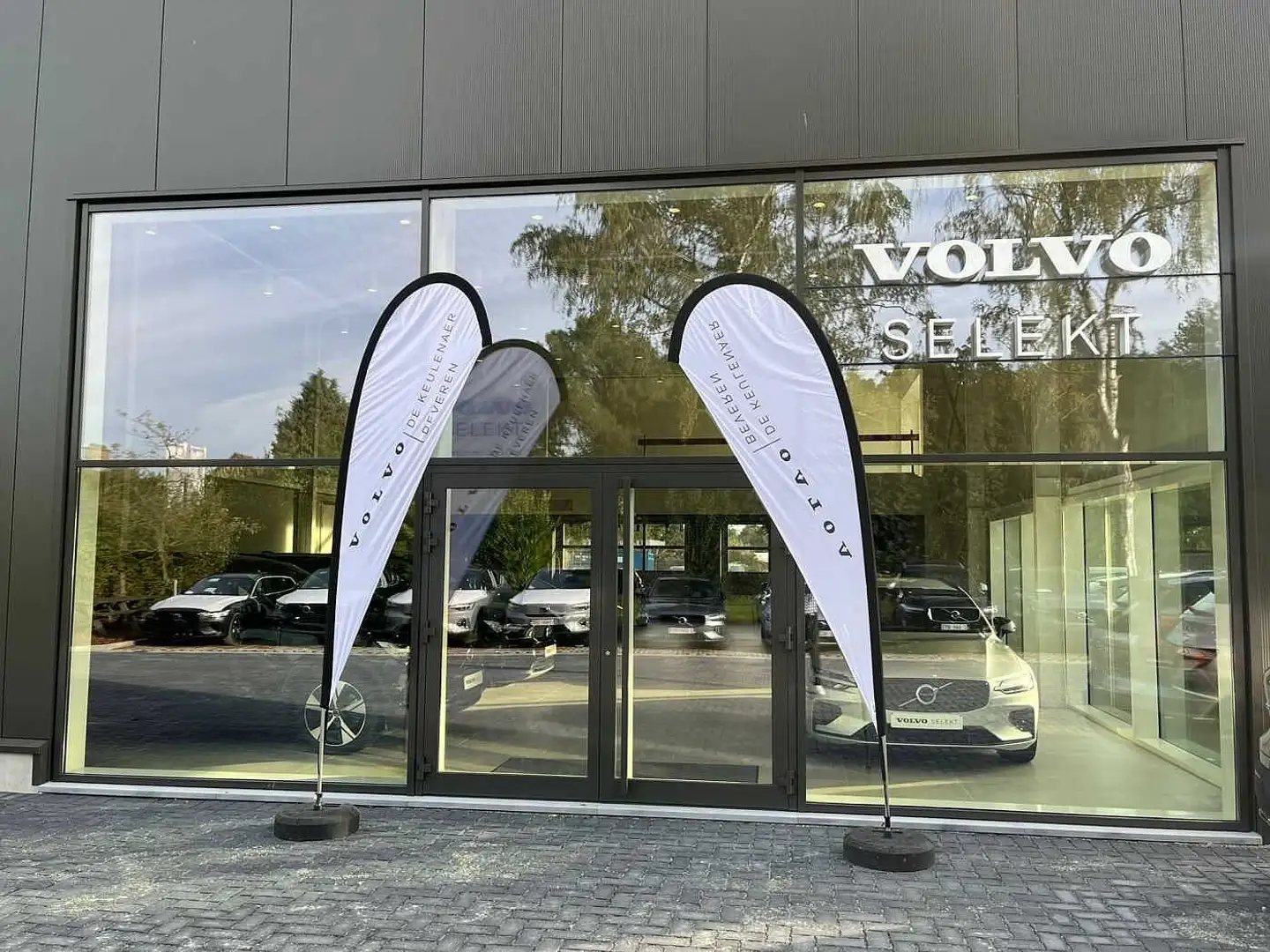Volvo XC40 Core, T2 Automaat Micro hybrid, Benzine Gris - 2