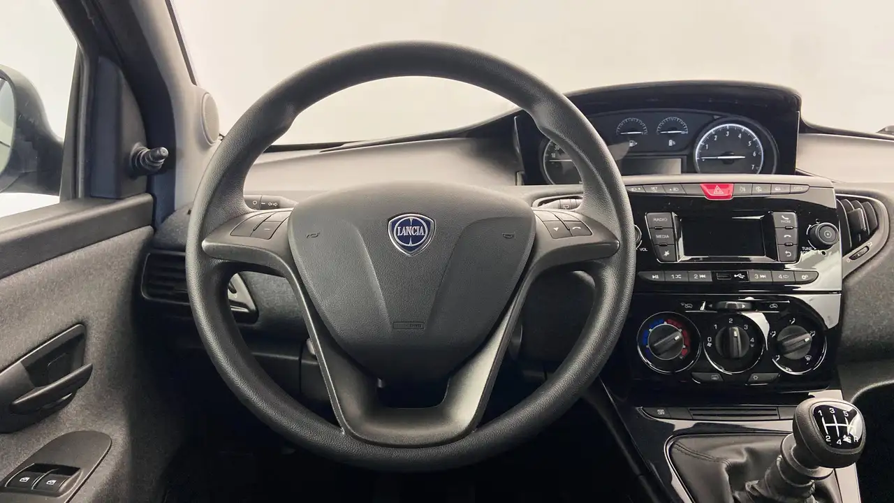 Lancia Ypsilon 2022 — фото 22
