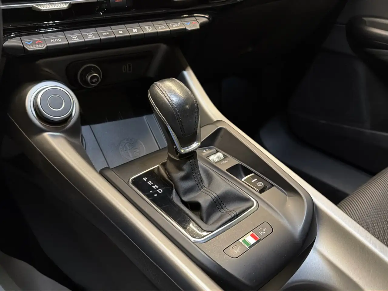 Alfa Romeo Tonale 2023 — фото 12