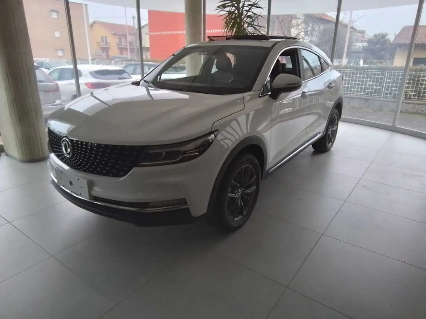 DFSK F5 vettura per neopatentati Bianco - 1