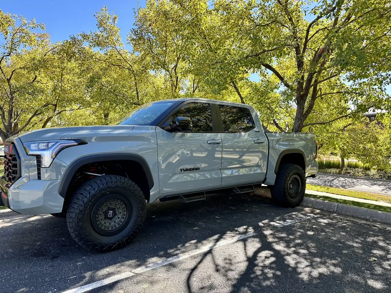 Toyota Tundra снимка Toyota Tundra
