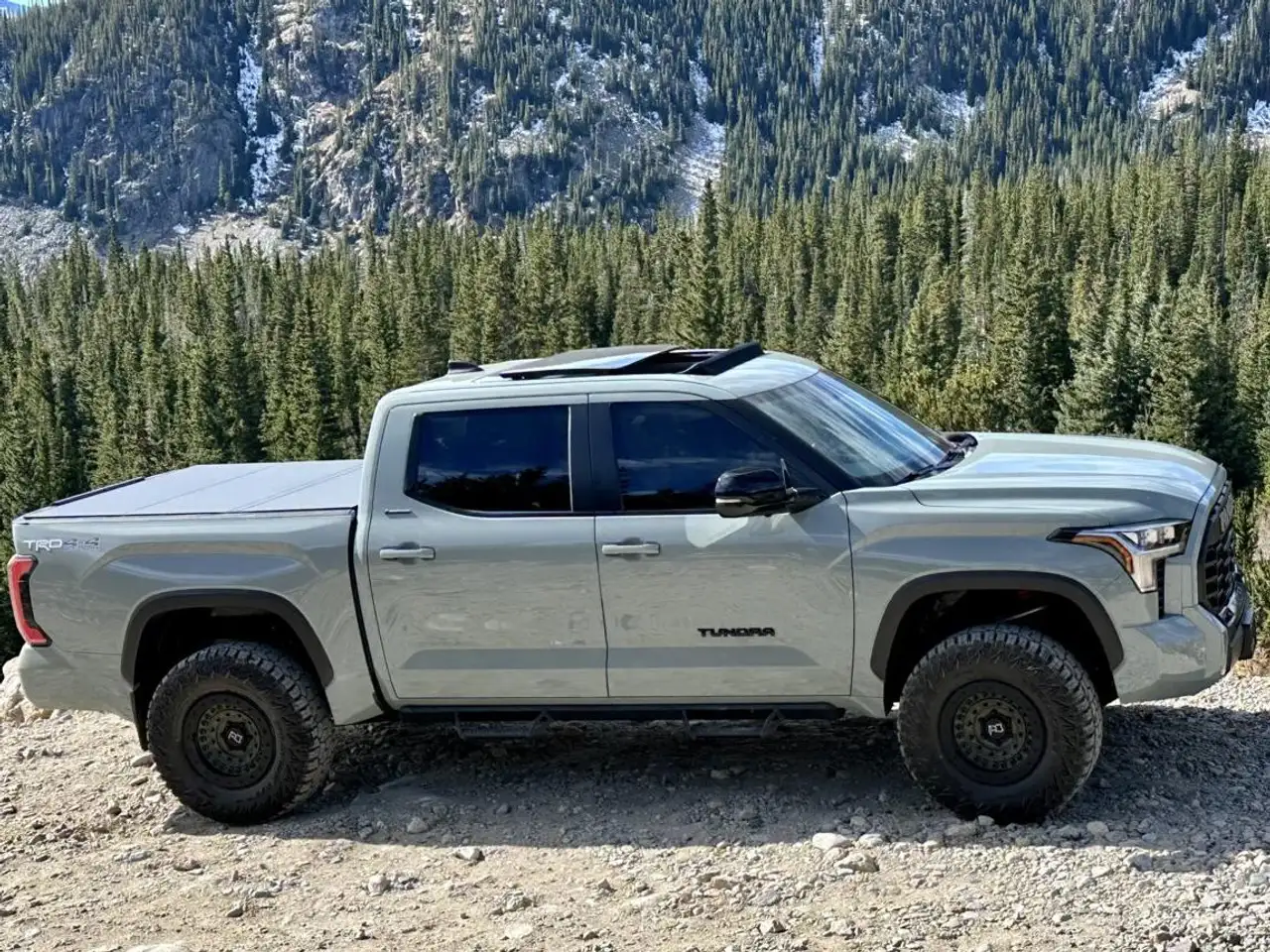 Toyota Tundra снимка Toyota Tundra
