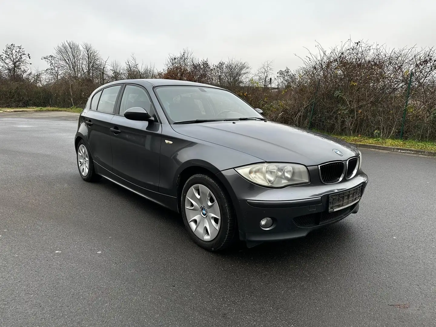 BMW 116 1er (5-Türer) 116i *8x BEREIFT* Grau - 2