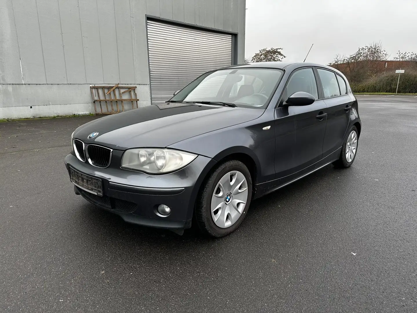 BMW 116 1er (5-Türer) 116i *8x BEREIFT* Grau - 1
