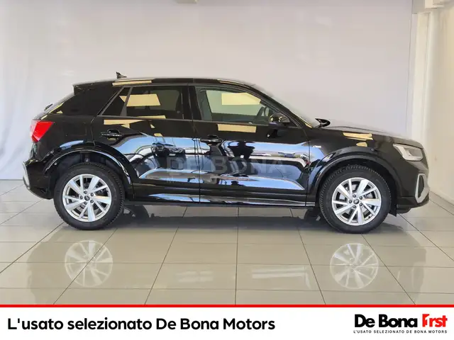 Audi Q2 view 6