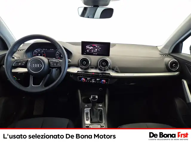 Audi Q2 view 9
