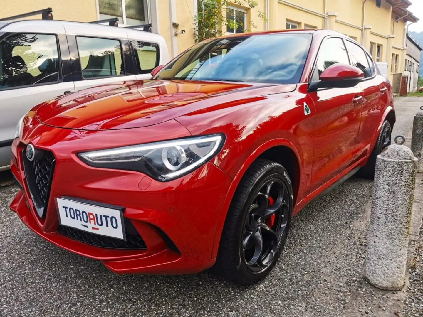 Alfa Romeo Stelvio 2.9 Bi-Turbo V6 510 CV AT8 Quadrifoglio Rosso - 2