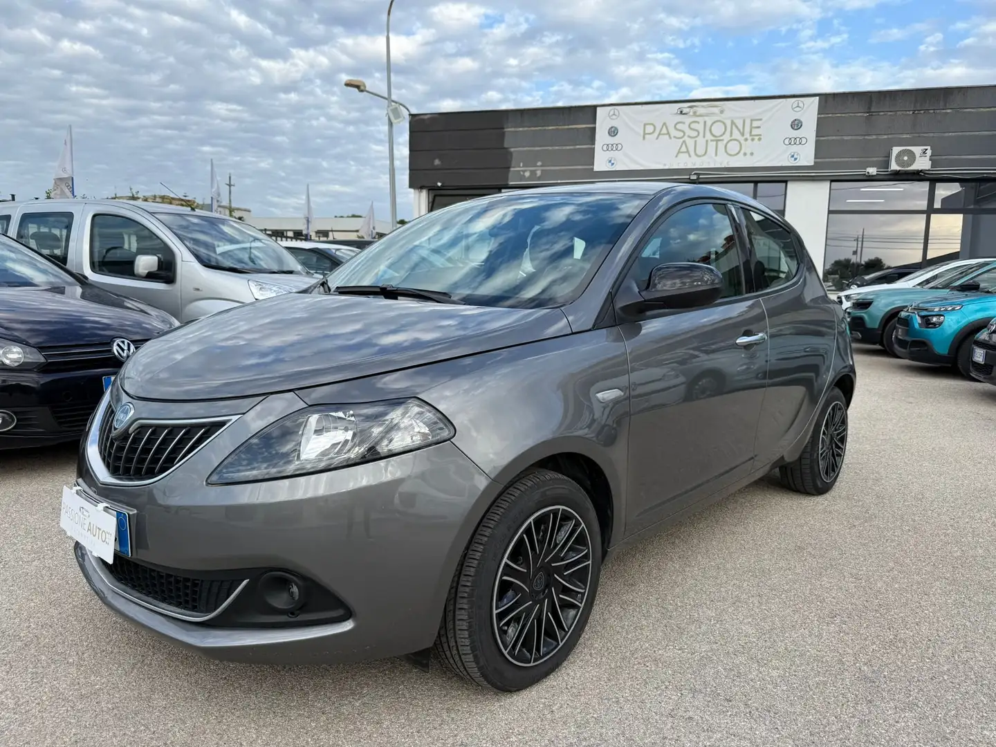 Lancia Ypsilon Ypsilon III 2021 1.0 firefly hybrid Gold s Grigio - 1
