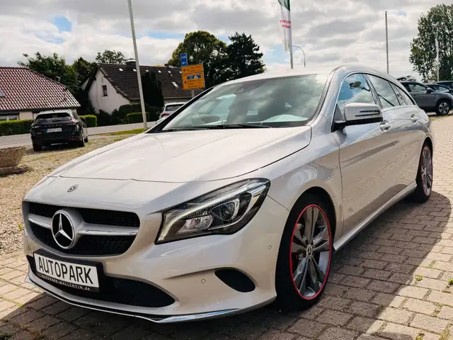 Mercedes-Benz Cla view 3