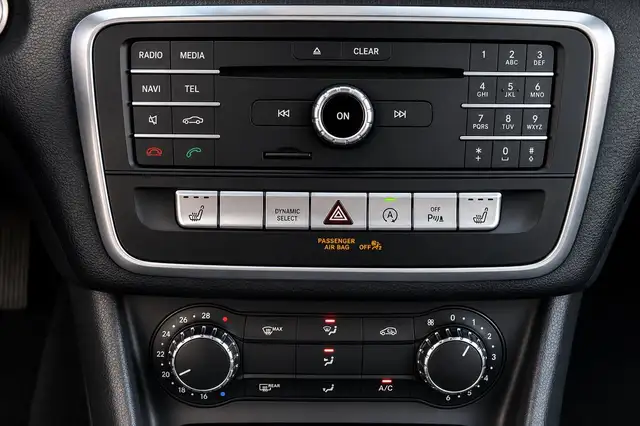 Mercedes-Benz Cla view 14
