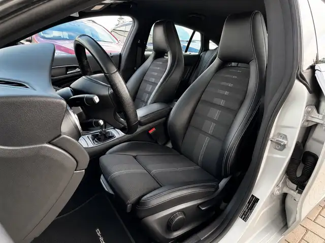 Mercedes-Benz Cla view 8