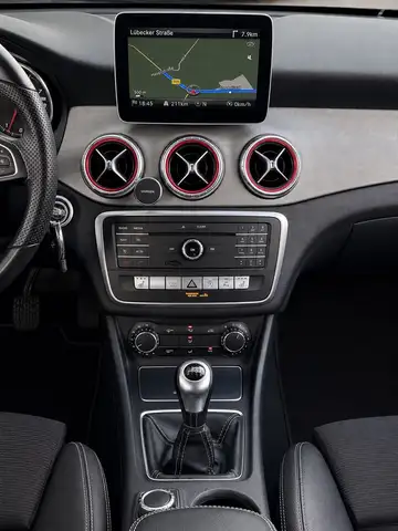 Mercedes-Benz Cla view 13