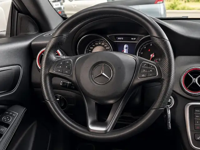 Mercedes-Benz Cla view 15