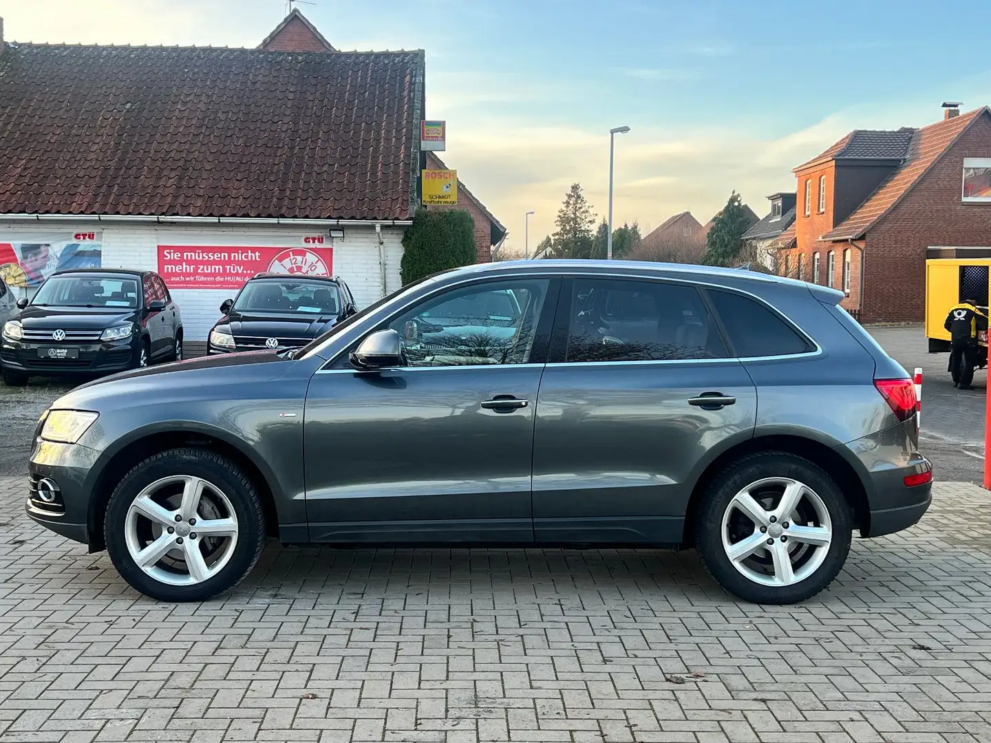 Audi Q5 2.0 TDI, Quattro, S Line, Leder, Kamera, AHK Grau - 2