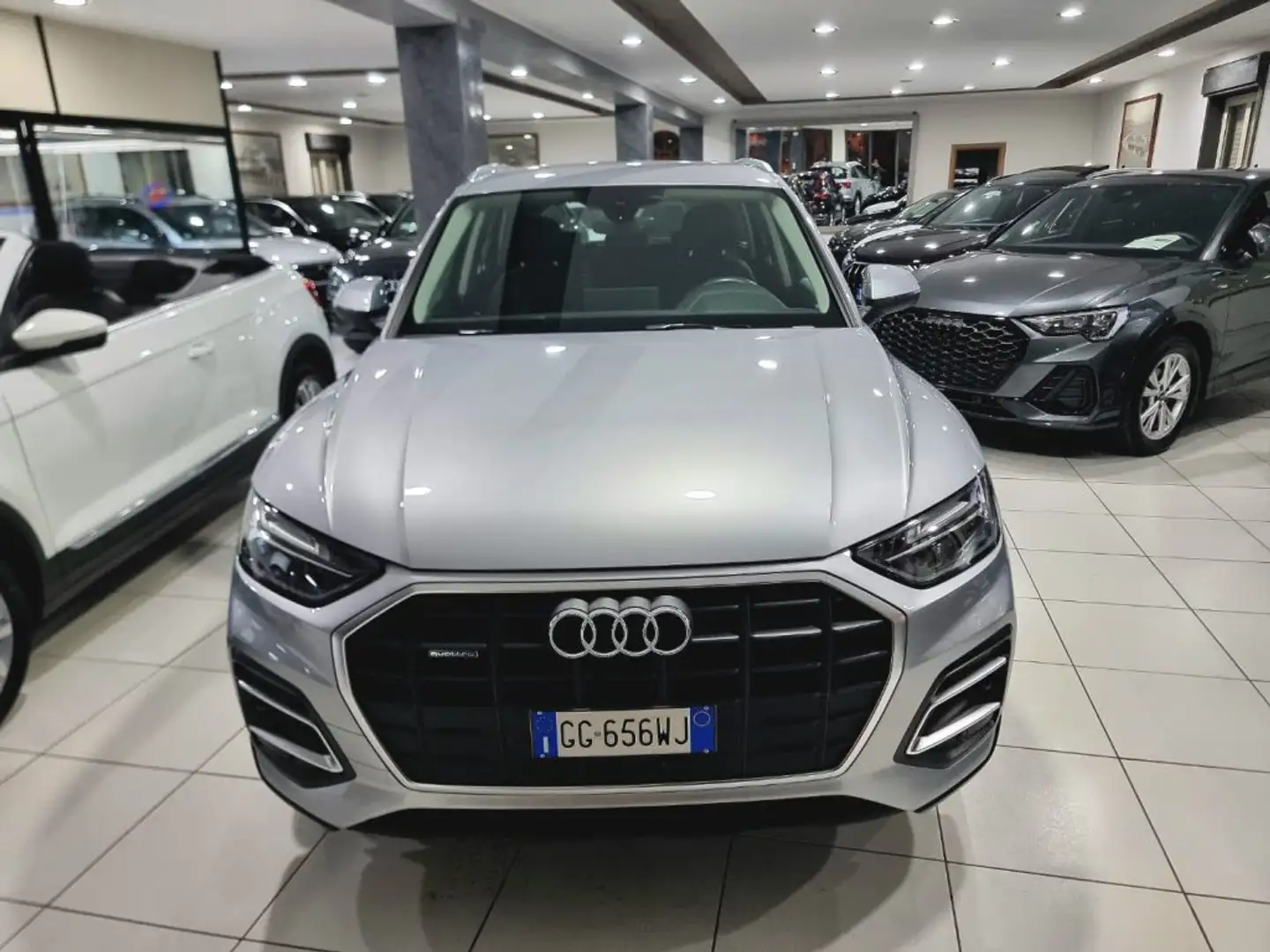 Audi Q5 NEW 40 Business 2.0 TDI 204CV MHEV Quattro Stronic Grigio - 2