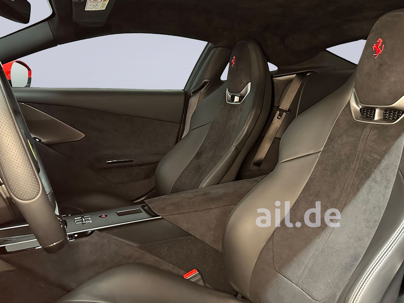 Ferrari Amalfi Rosso Corsa PA -Display Surround VIew — photo 12