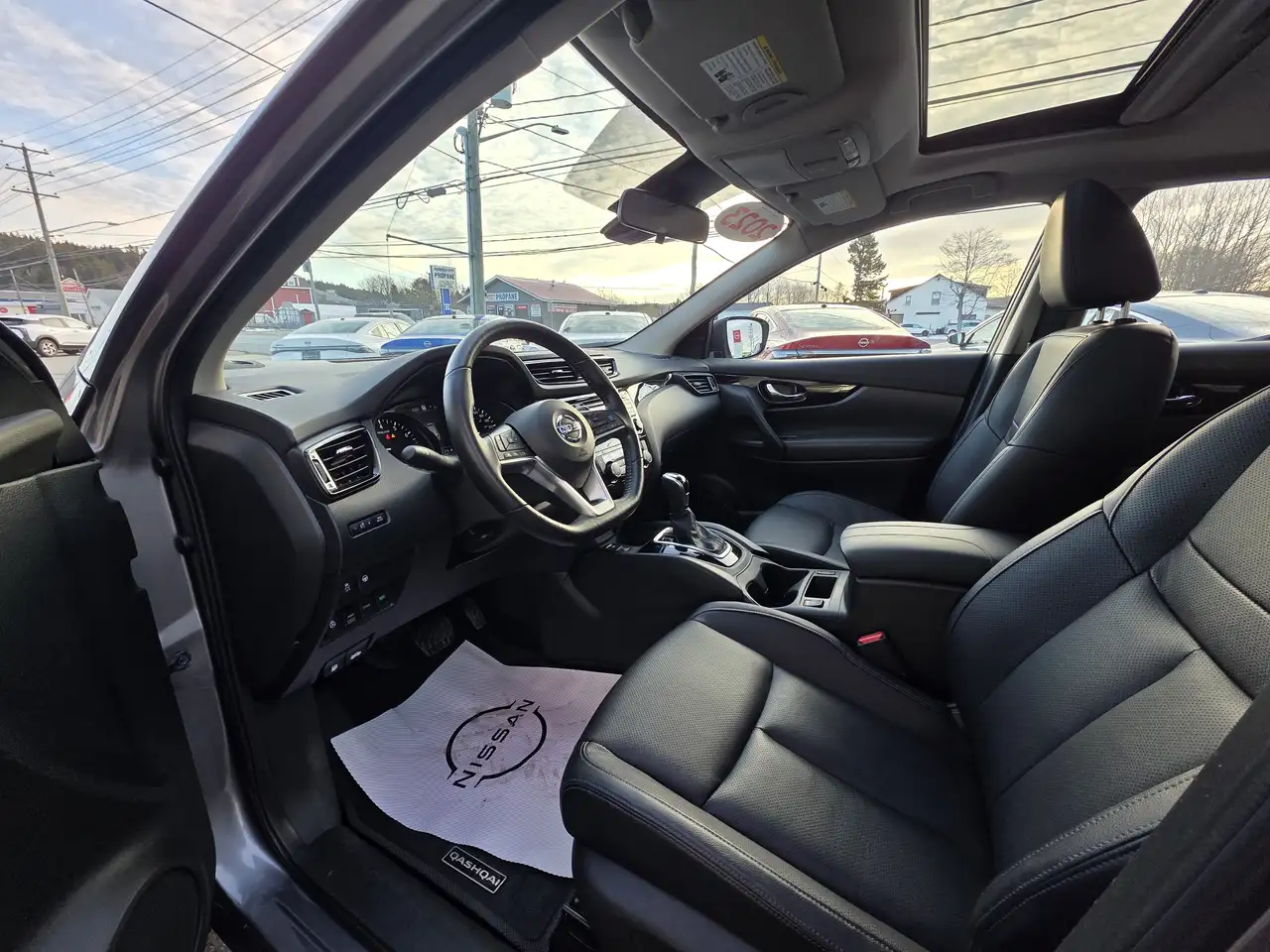 Nissan Qashqai снимка Nissan Qashqai