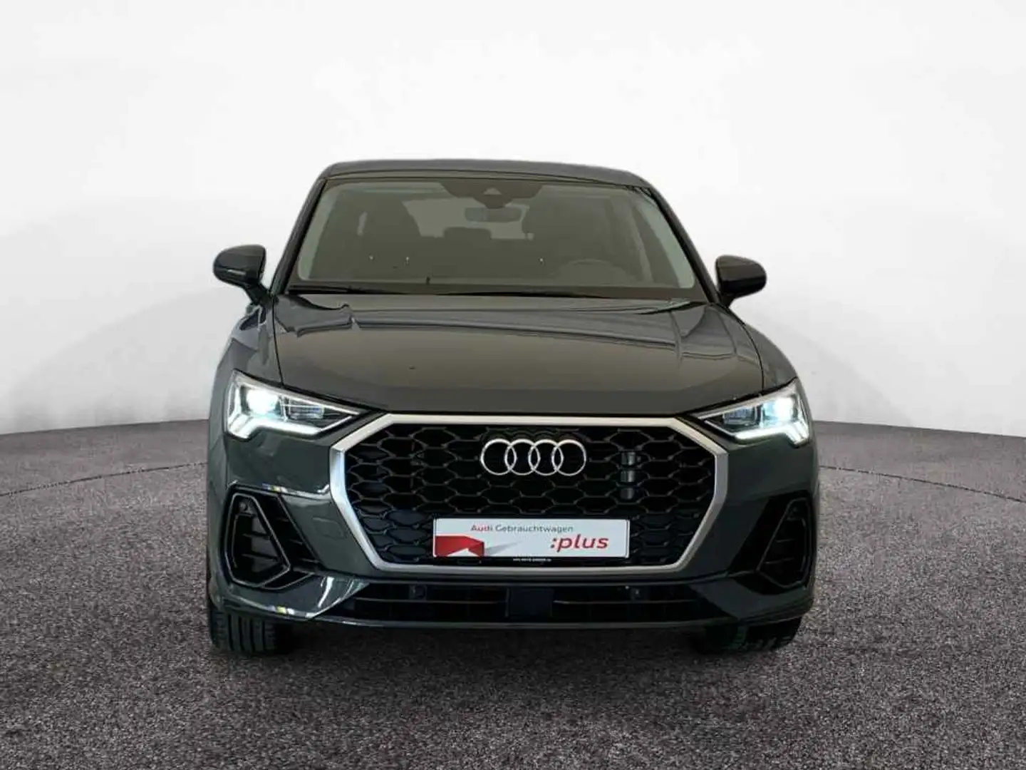 Audi Q3 Sportback 45TFSI e *AHK*LED*NAV*ACC*SHZ*R-CAM Grau - 2