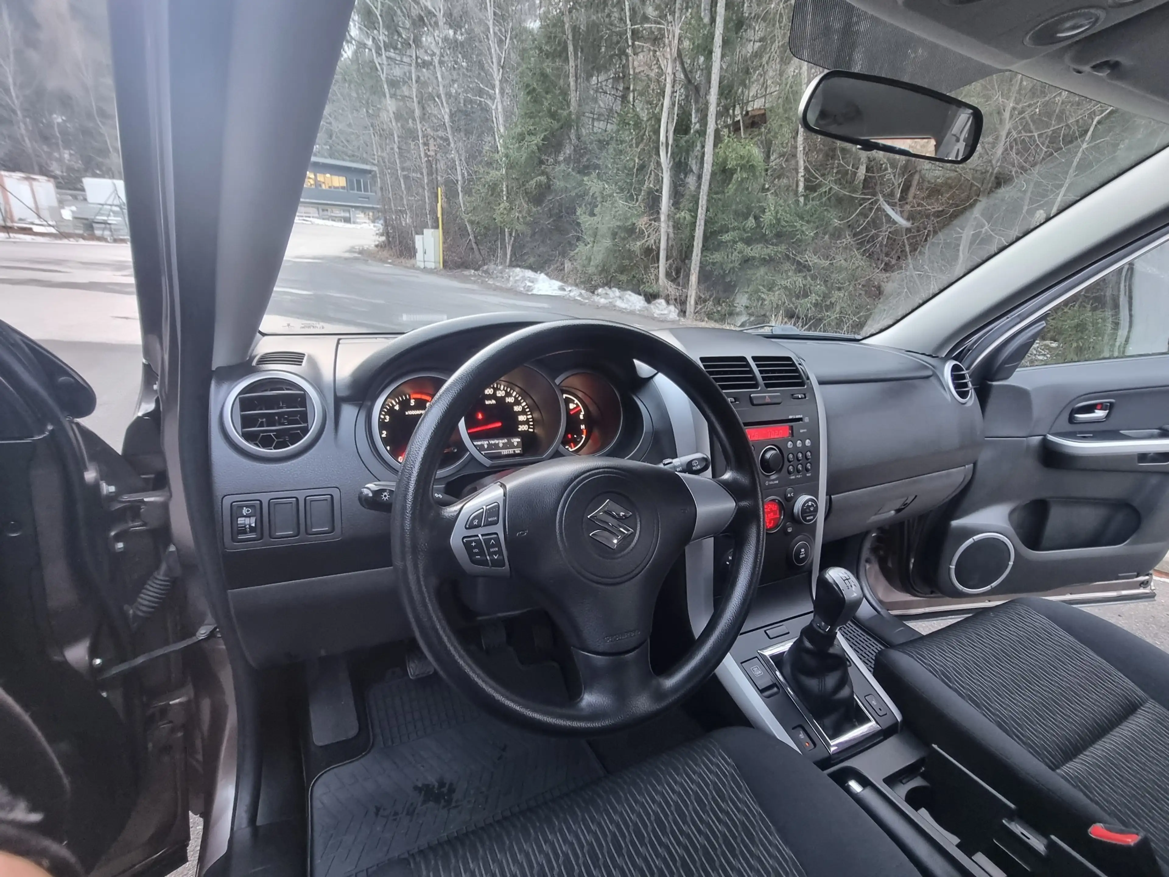 Suzuki Grand Vitara Grand Vitara 1,9 DDiS VX-E Special L2 — photo 13