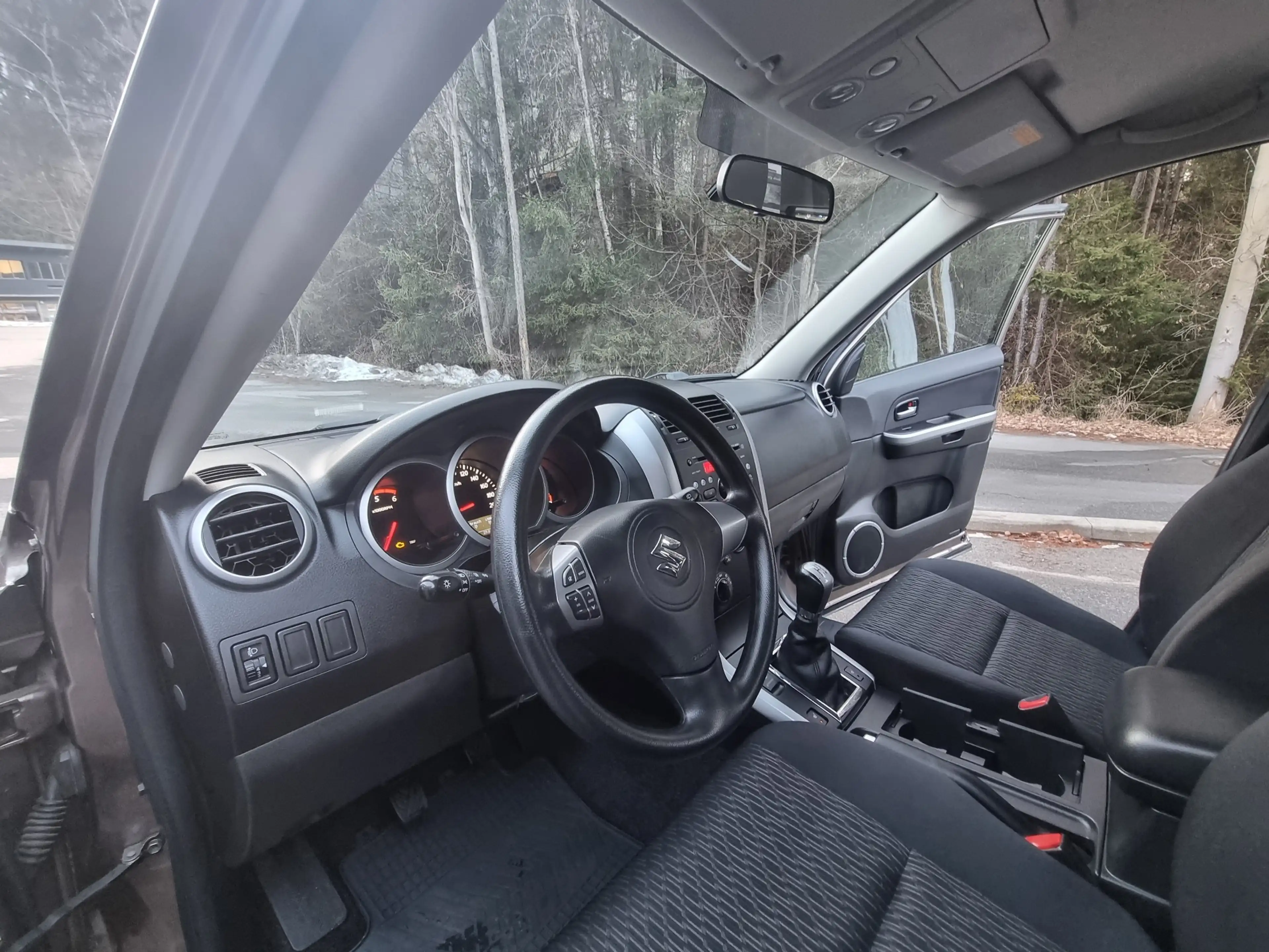 Suzuki Grand Vitara Grand Vitara 1,9 DDiS VX-E Special L2 — photo 11