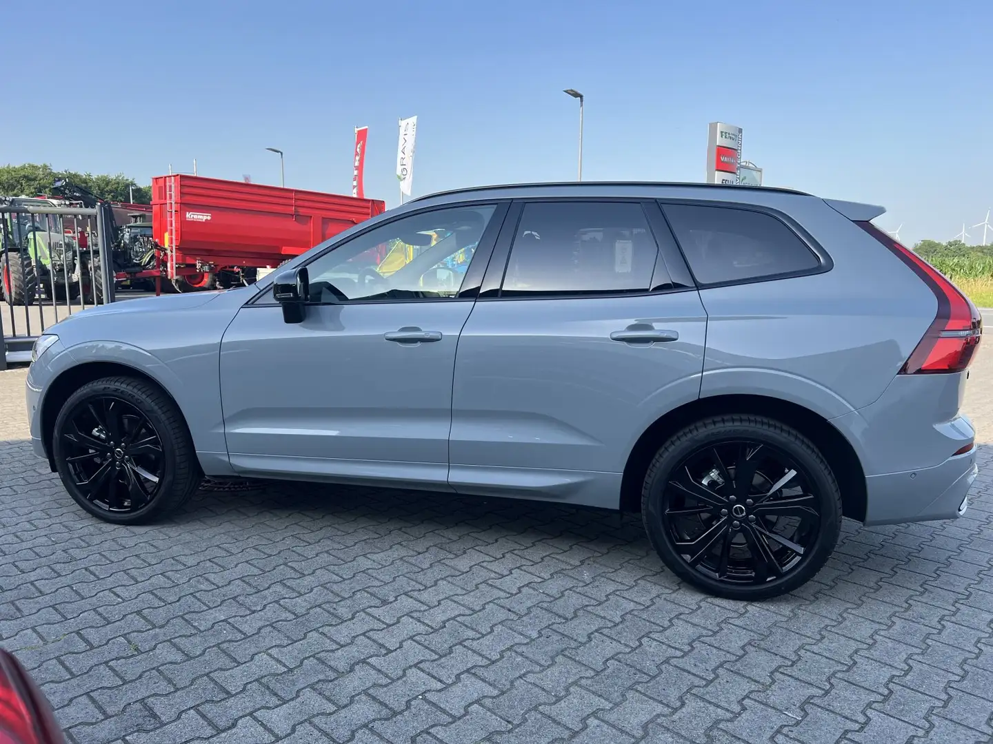 Volvo XC60 XC60 B5 AWD Plus Black Edition |GEWERBE--AKTION| Grijs - 2