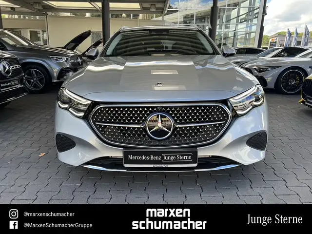 Mercedes-Benz E-Class view 2