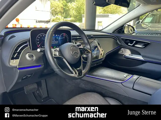 Mercedes-Benz E-Class view 8