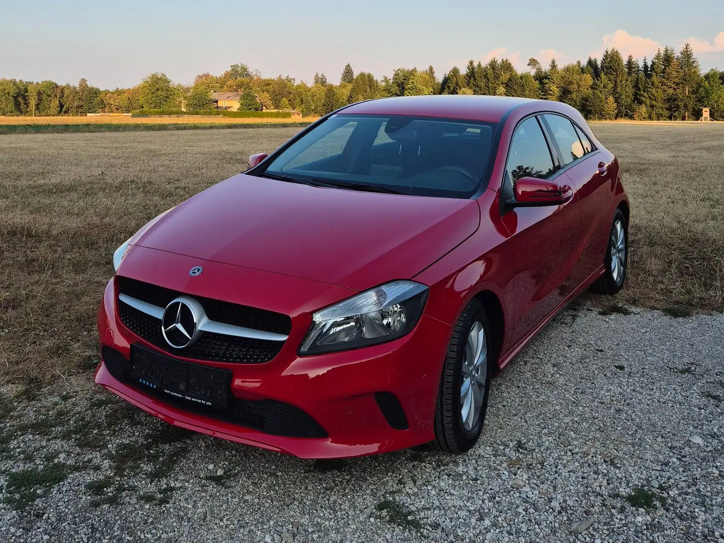 Mercedes-Benz A 160 A 160 Austria Edition Austria Edition Rot - 1