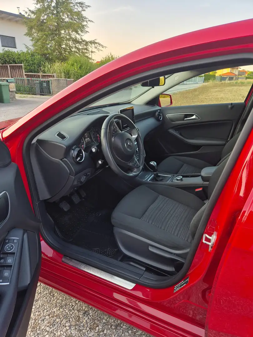 Mercedes-Benz A 160 A 160 Austria Edition Austria Edition Rot - 2