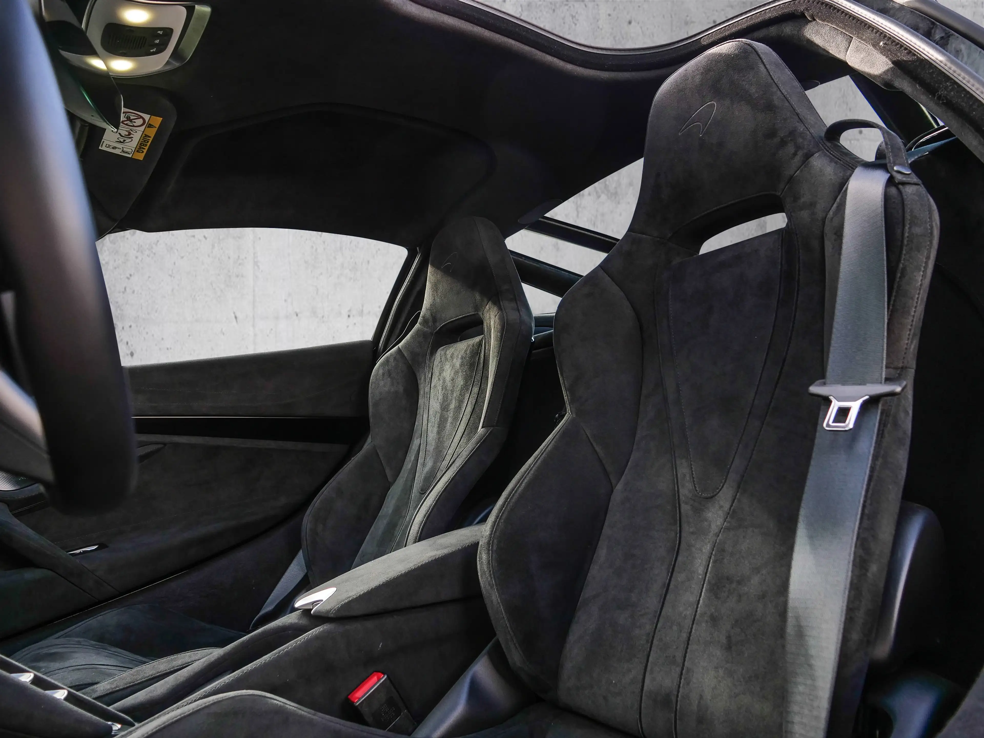 McLaren 750S Coupé Flux Green, Bowers and Wilkins Sound — photo 15