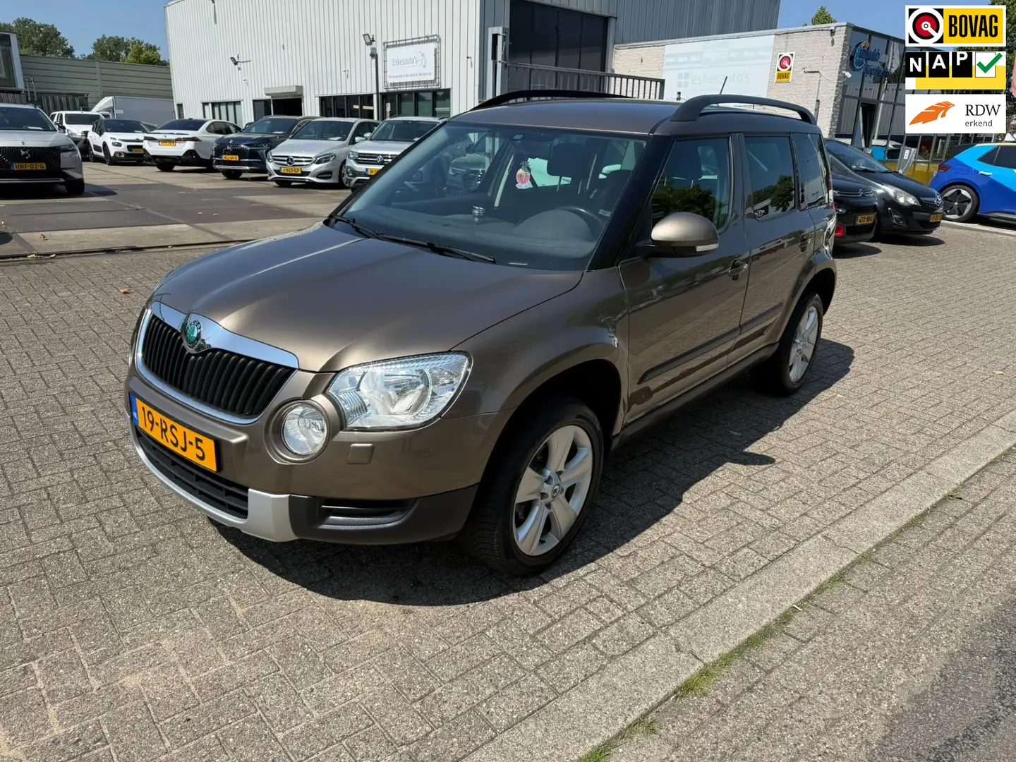 Skoda Yeti 1.2 TSI Tour, Navi, Automaat, NAP, Nette auto Bruin - 1