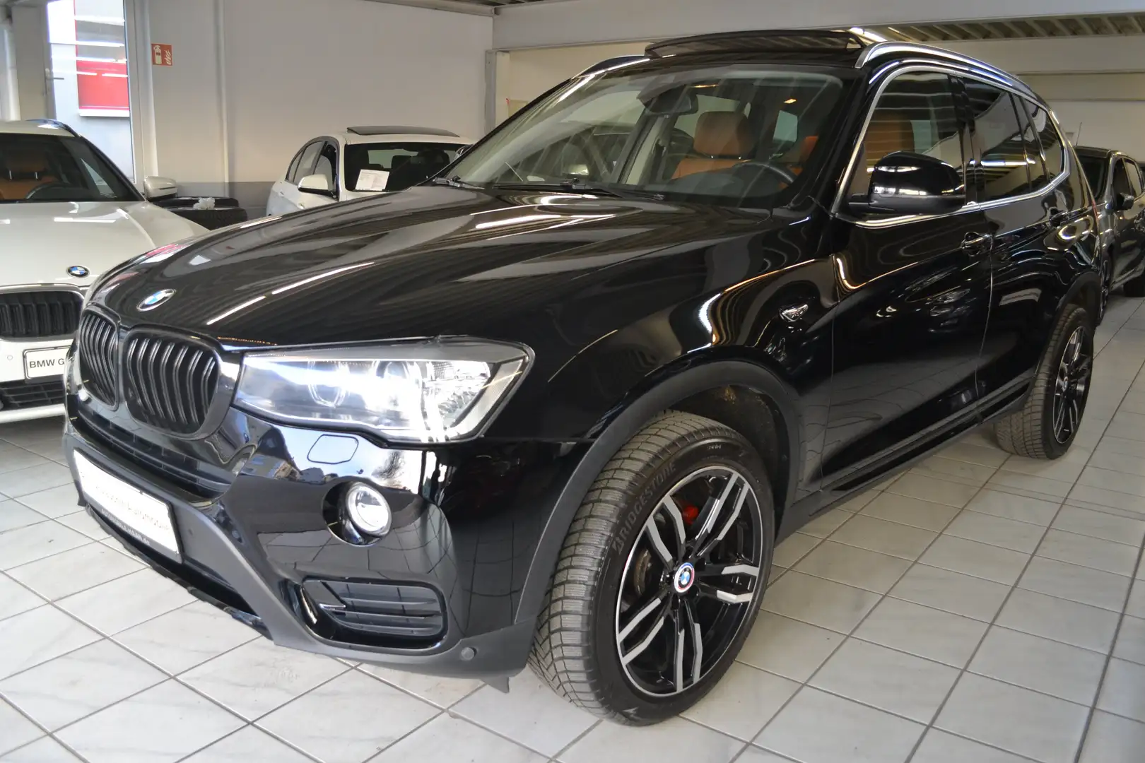 BMW X3 30 DA xLine HEAD-UP*PANORAMA*LEDER*XENON*NAVIGATIO Schwarz - 1