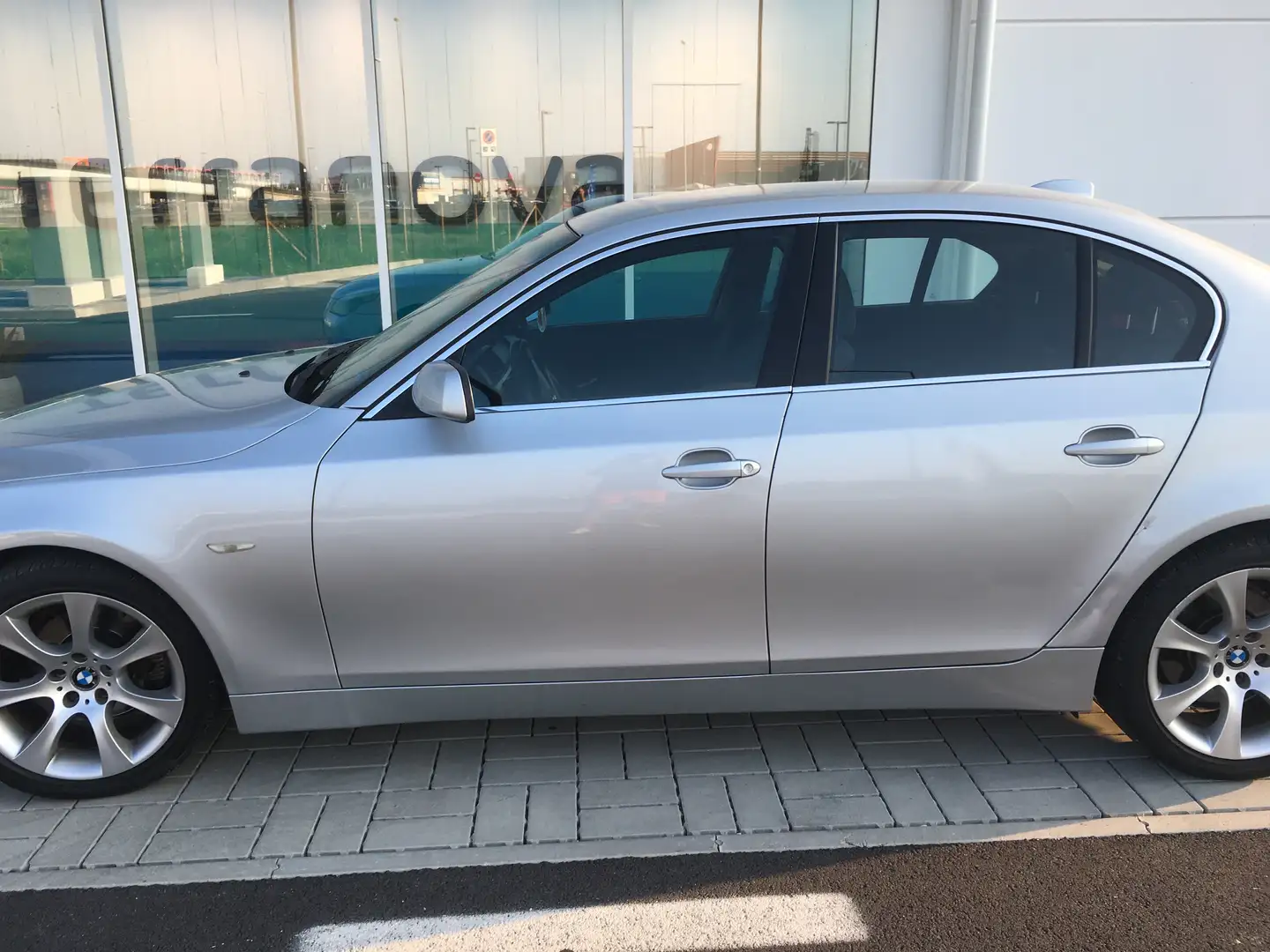 BMW 525 525d Attiva - 1