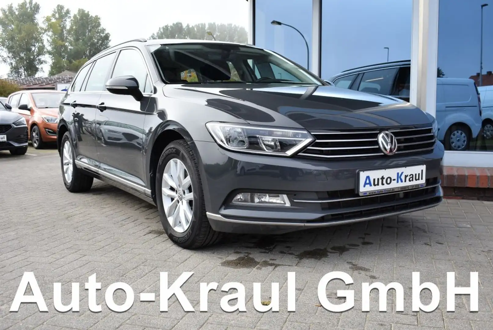 Volkswagen Passat Variant 2.0 TDI SCR BMT Comfortline Navi Alu Klima el. Spi Grijs - 1