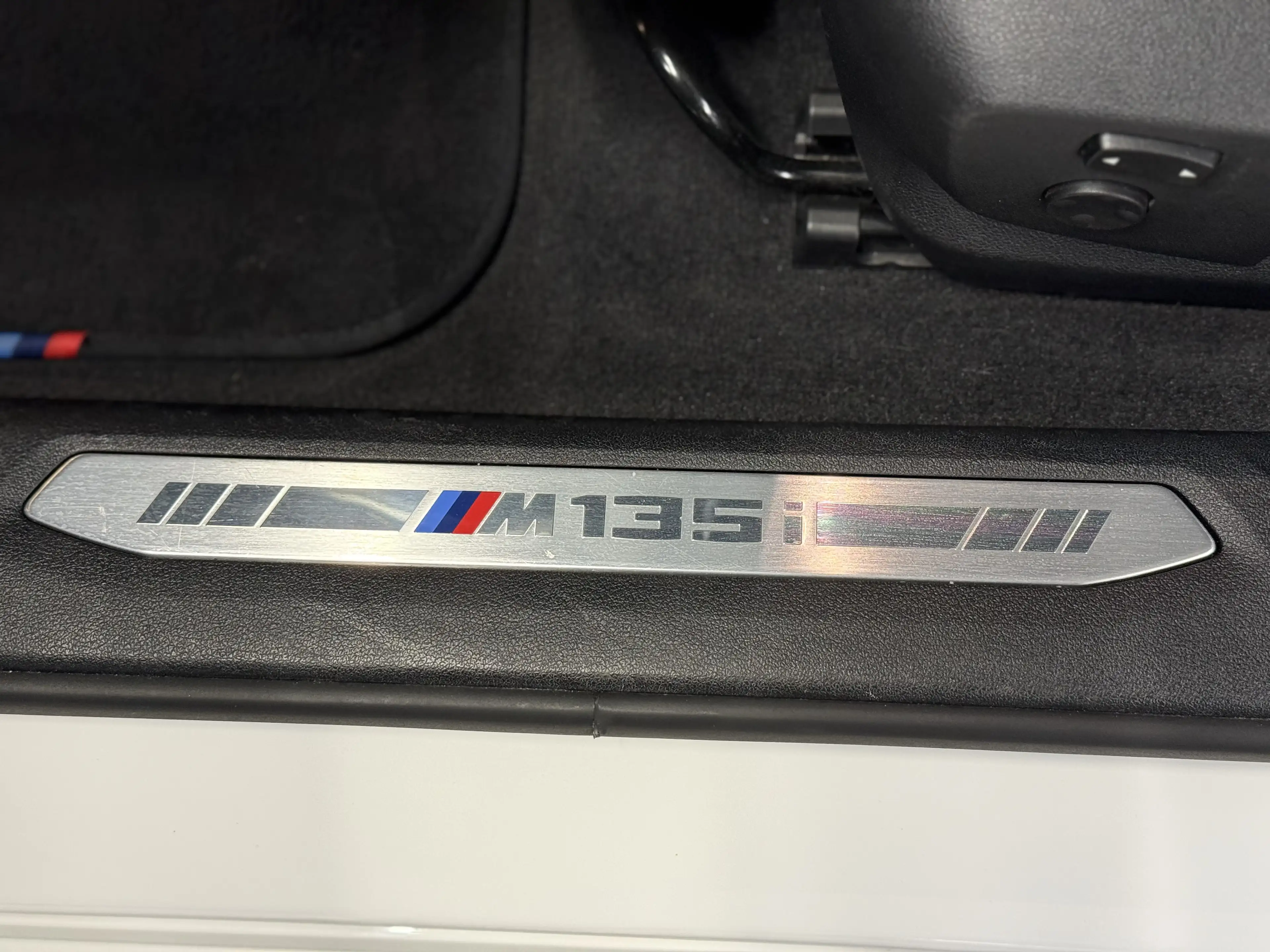 BMW 135 M135i * XDRIVE * CARPLAY * COCKPIT * KEYLESS * LED — photo 8